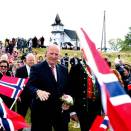 King Harald and Queen Sonja vist the emigration center at Radøy (Photo: Knut Falch / Scanpix)